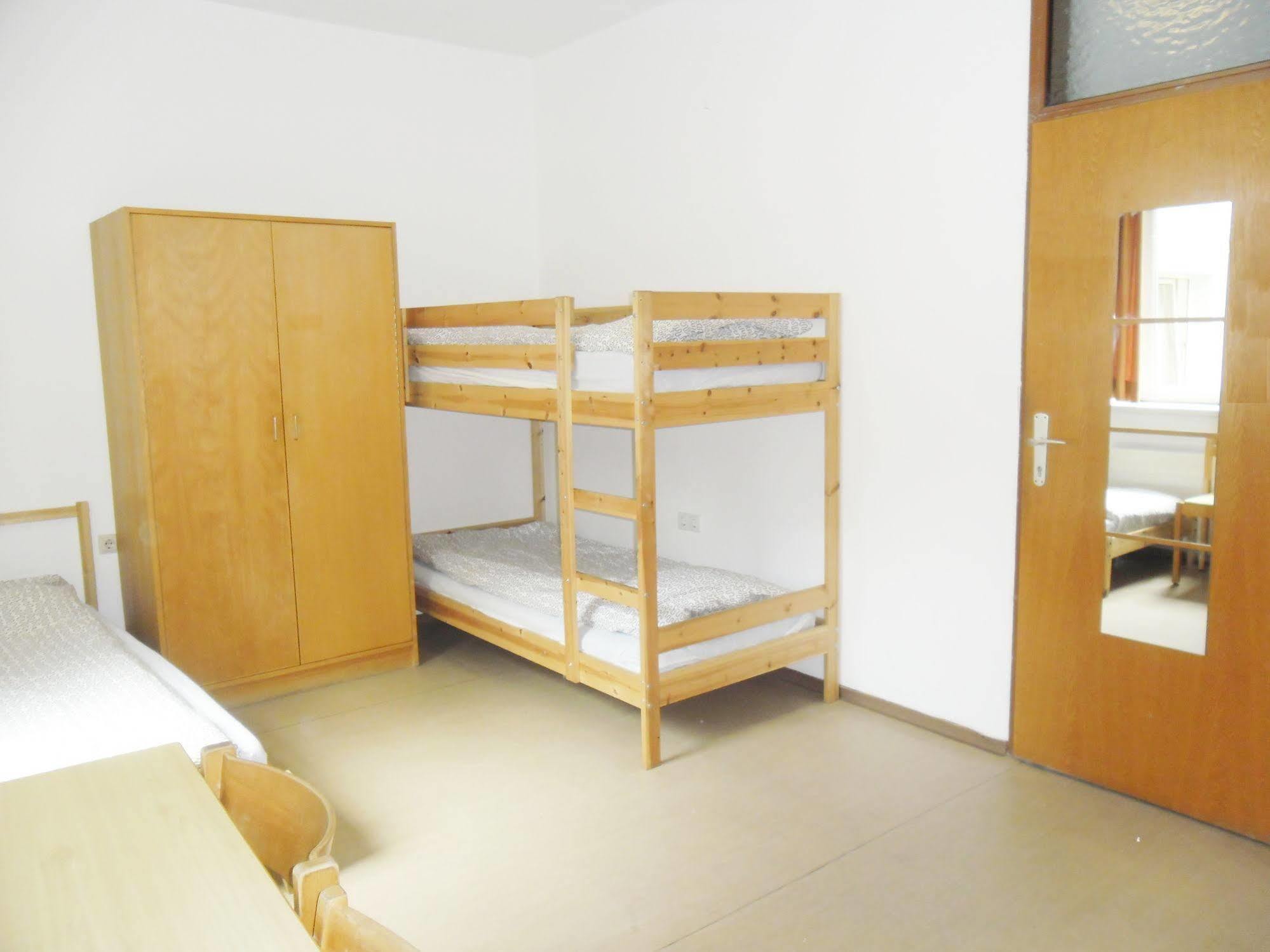 Hostel Marmota Innsbruck Ngoại thất bức ảnh